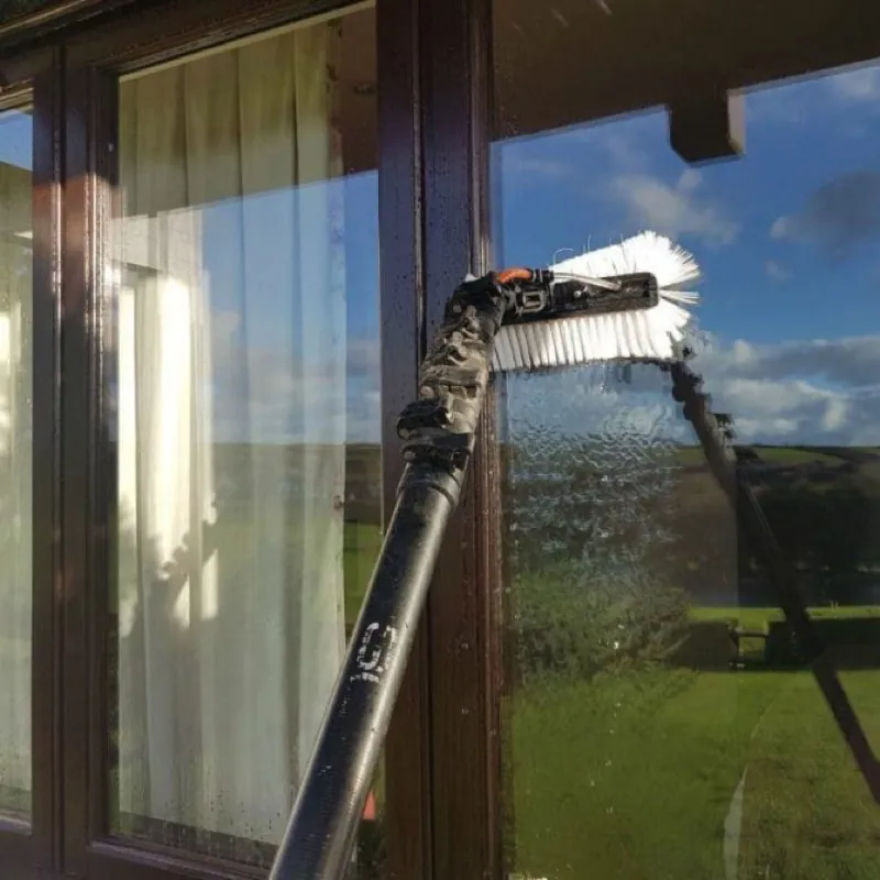 Streak-free window cleaning